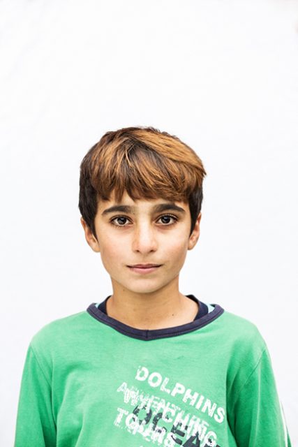 Akrm Eyzemam, 10 Jahre alt, aus Sindschar Irak (Jeside),er floh mit seiner Mutter und seinem Onkel, sein Vater ist tot. Zur Zeit lebt er in der Erstaufnahmestelle Dratelnstraße in Hamburg