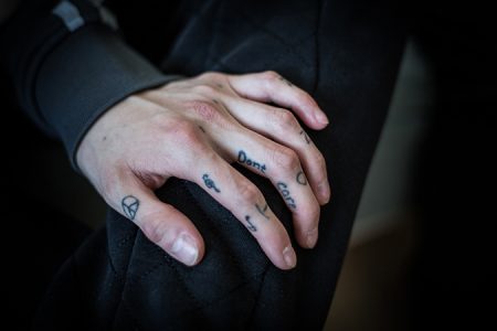 Tattoos auf Henrik Hoy´s Hand
